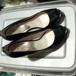MICHAEL KORS York Platform Black Peep Toe High Pumps Women’s Size 8 M